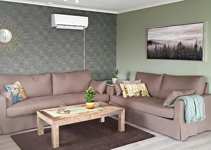 4 Bedroom Gorgeous In Апартаменты *