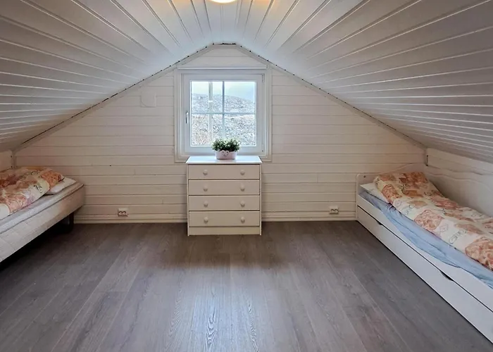 4 Bedroom Gorgeous In * Hellvik (Rogaland)