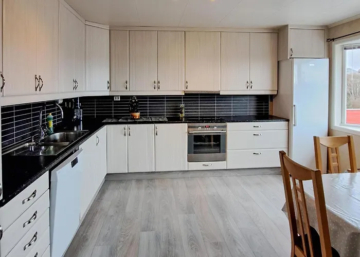 4 Bedroom Gorgeous In Апартаменты *